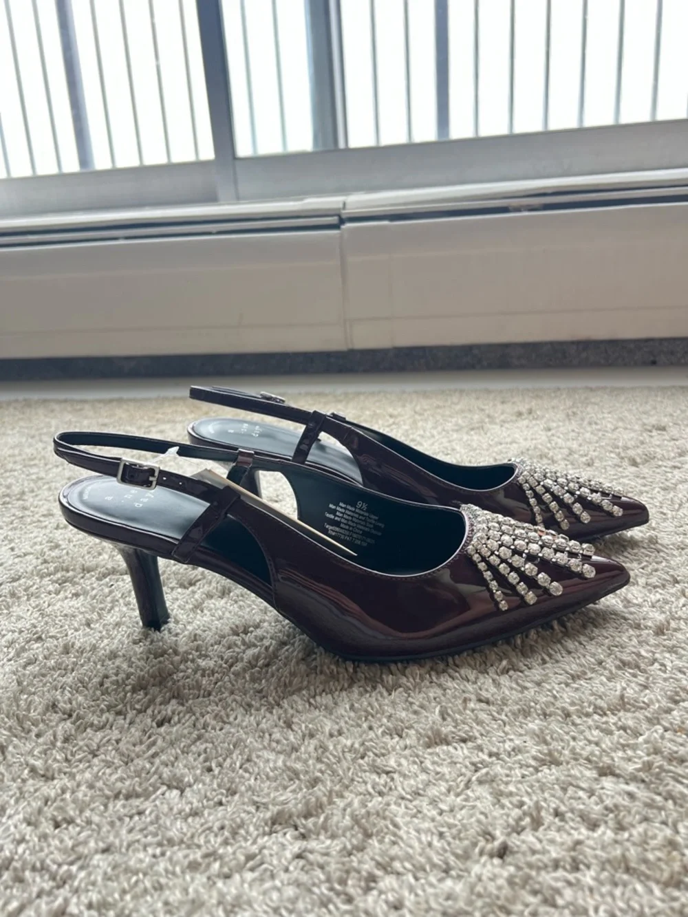 Women's Burgundy Pointed Toe Slingback Flats with Rhinestone Fringe. Size 9.5 - Picture 2 of 5